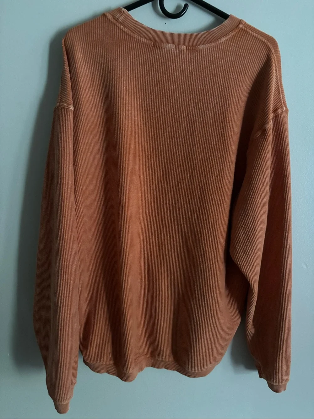 Women’s burnt orange oversized waffle design Crewneck top. Size medium. NWOT